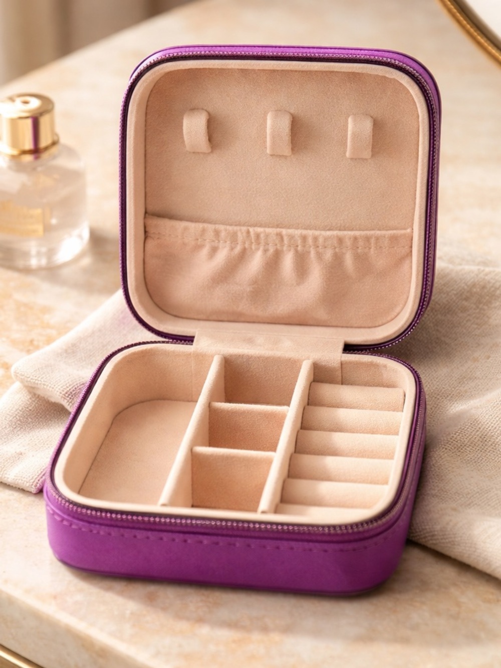 NEW Purple mini jewelry box see all pics. Exactly same as red so same Size